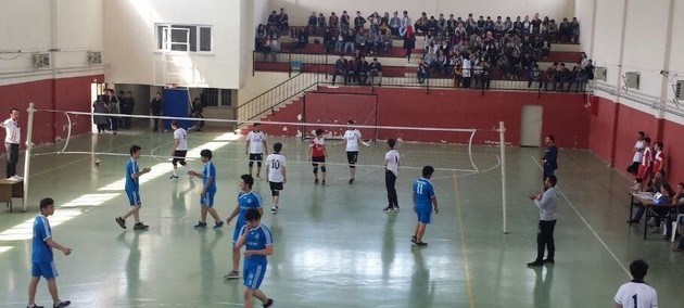 Kocaali'de futsal ve voleybol şampiyonları kupalarını aldı