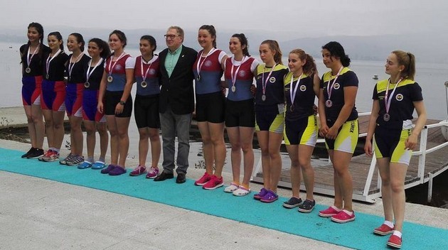 Kürekte Gençlik Merkezi farkı