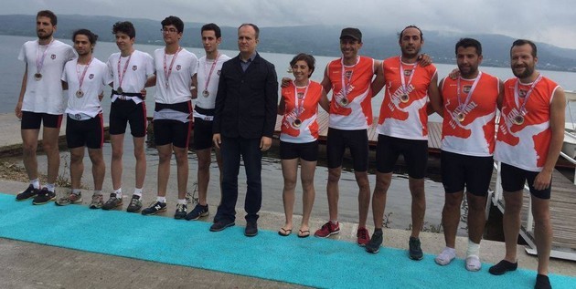 Kürekte Gençlik Merkezi farkı