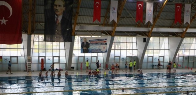 Köyümüz çocukları yüzüyor