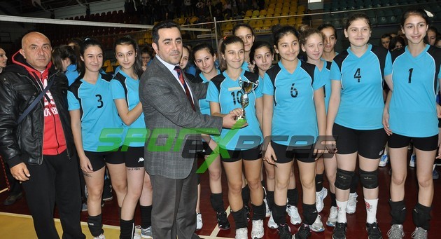 Şampiyon Nazmiye Ömer Söze Orta Okulu