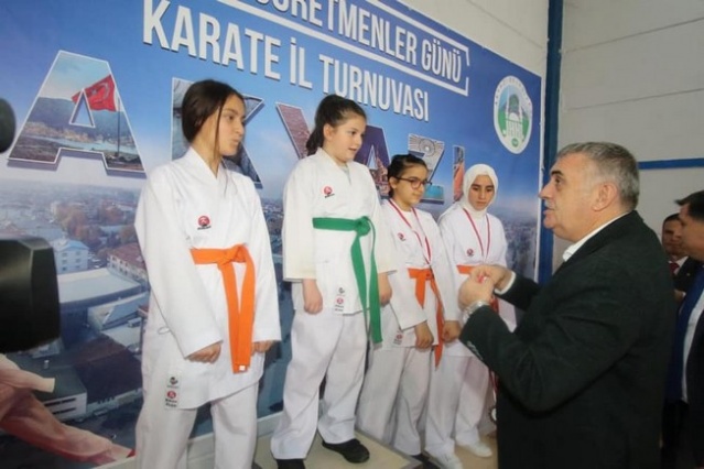 Öğretmenler Günü Karate Şöleni