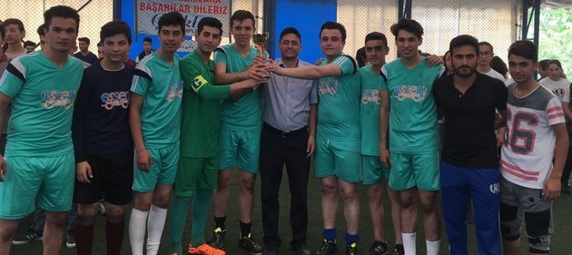 Pamukova'da futsal ve voleybol şampiyonları belli oldu