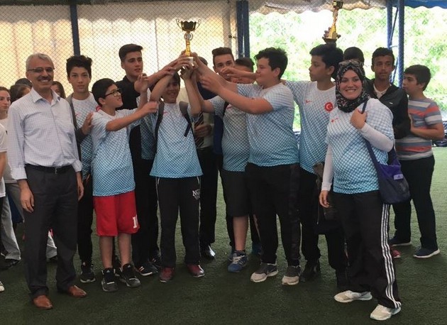 Pamukova'da futsal ve voleybol şampiyonları belli oldu