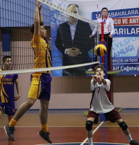 Liseler Voleybola Hendek damgası
