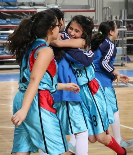 Yıldız Kızlarda Şampiyon Söğütlü Akarca