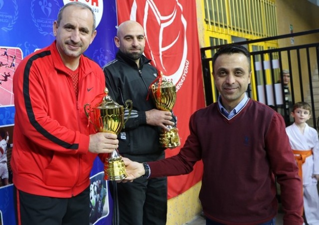 Karate'de Gençlik Şöleni