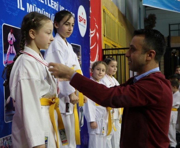 Karate'de Gençlik Şöleni