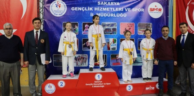 Karate'de Gençlik Şöleni