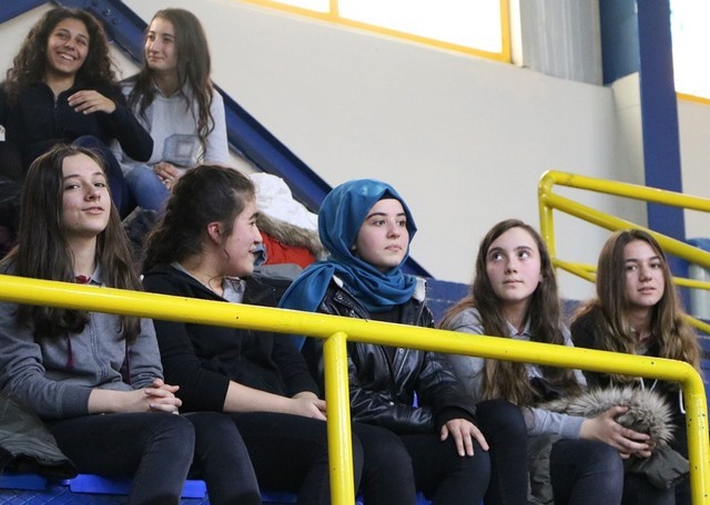 Liseler Voleybola Hendek damgası