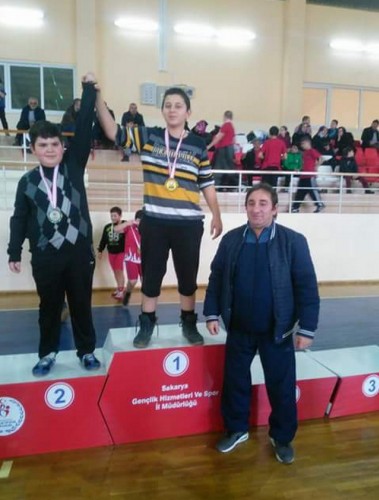 Küçükler Güreş Turnuvası sonaerdi