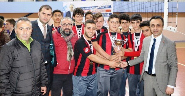 Liseler Voleybola Hendek damgası