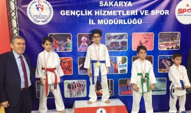 Karate'de Gençlik Şöleni