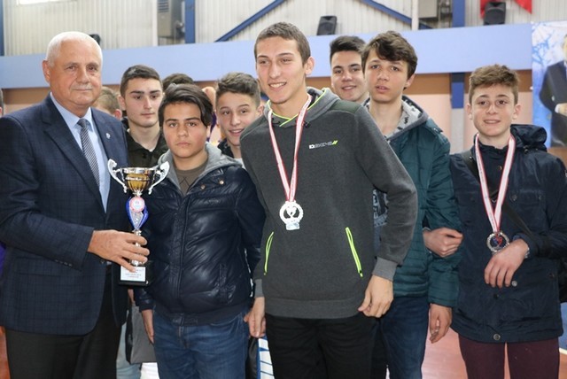 Liseler Voleybola Hendek damgası
