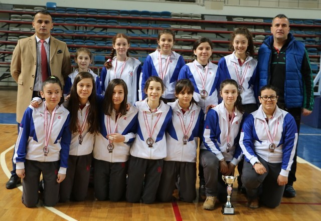 Yıldız Kızlarda Şampiyon Söğütlü Akarca