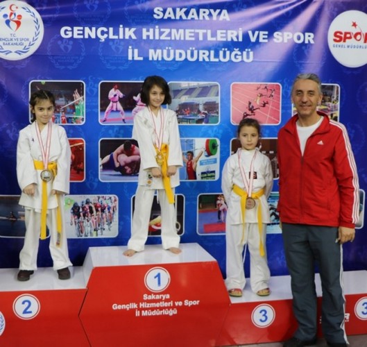 Karate'de Gençlik Şöleni