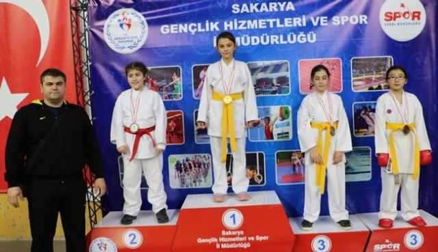 Karate'de Gençlik Şöleni