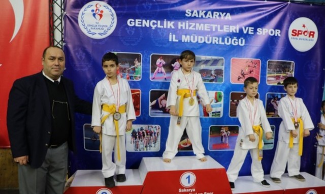 Karate'de Gençlik Şöleni