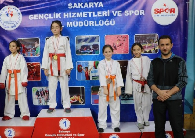 Karate'de Gençlik Şöleni