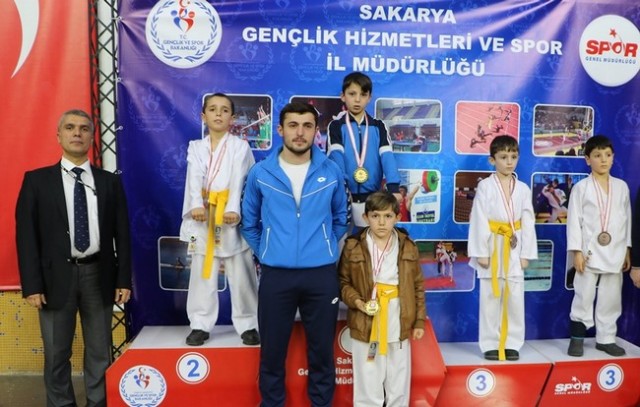 Karate'de Gençlik Şöleni