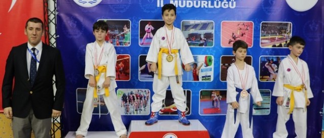 Karate'de Gençlik Şöleni