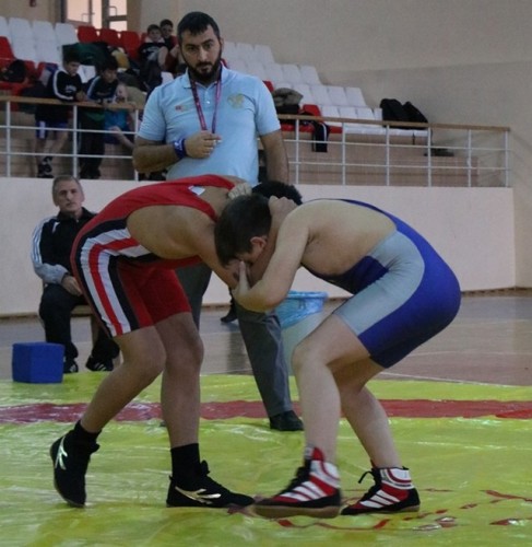Küçükler Güreş Turnuvası sonaerdi