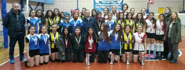 Liseler Voleybola Hendek damgası