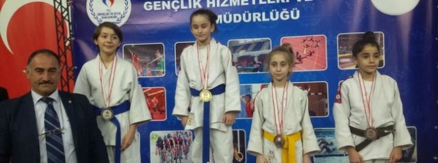 Judocular madalyalarına kavuştu
