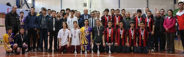 Liseler Voleybola Hendek damgası