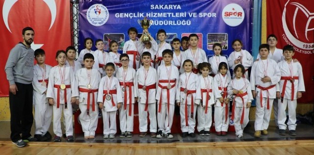 Karate'de Gençlik Şöleni