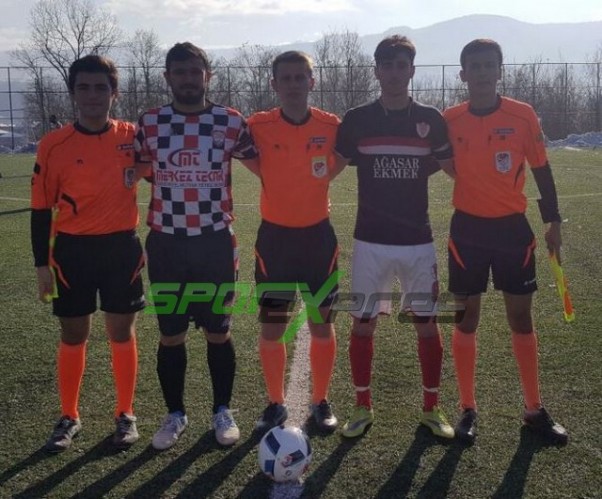 Futbolculardan Anlamlı Pankart