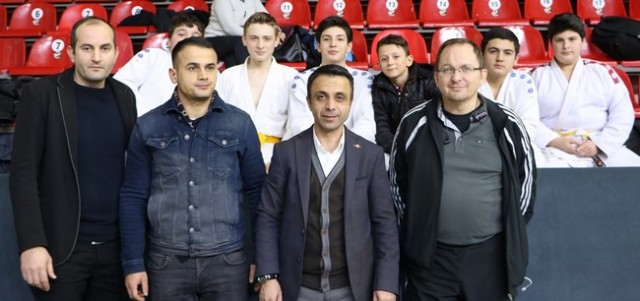 Judocular madalyalarına kavuştu