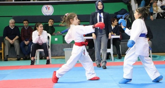 Karate'de Gençlik Şöleni
