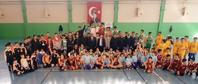Sapanca’da Okul Sporları Heyecanı