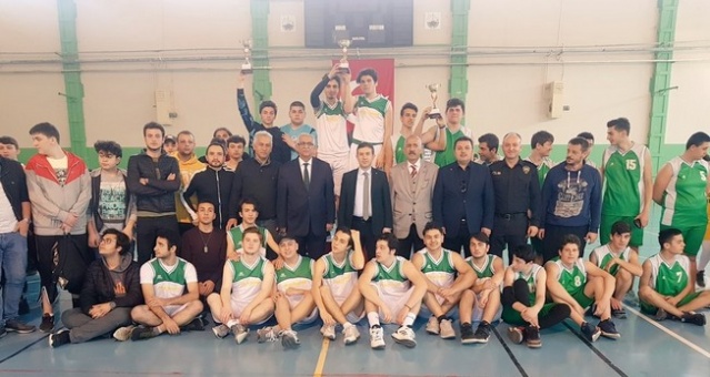 Sapanca’da Okul Sporları Heyecanı