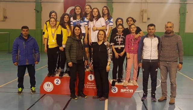 Sapanca’da Okul Sporları Heyecanı