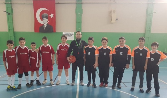 Sapanca’da Okul Sporları Heyecanı