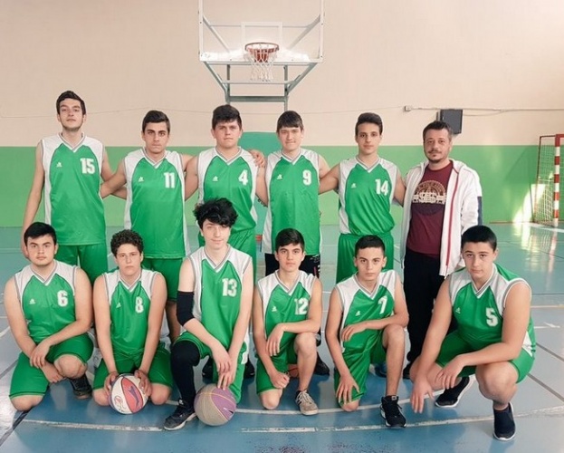 Sapanca’da Okul Sporları Heyecanı