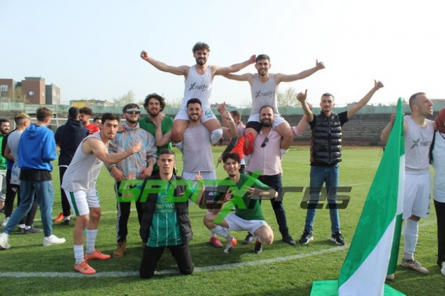 Sapancaspor'un şampiyonluk fotoğrafları