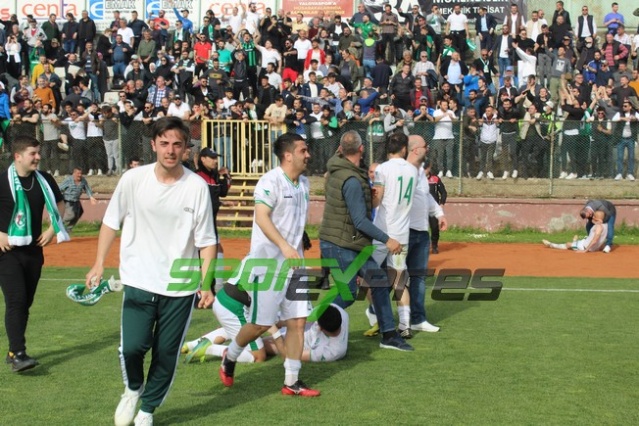 Sapancaspor'un şampiyonluk fotoğrafları