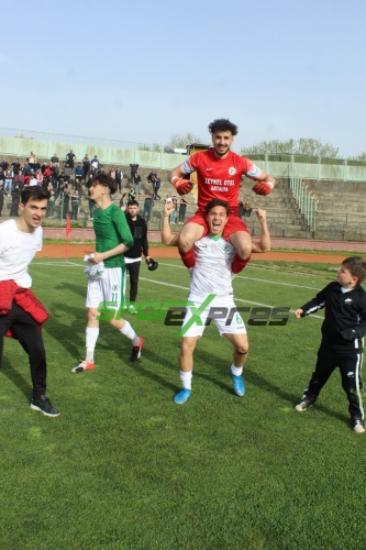 Sapancaspor'un şampiyonluk fotoğrafları