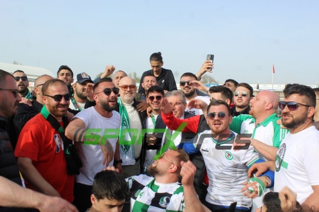 Sapancaspor'un şampiyonluk fotoğrafları