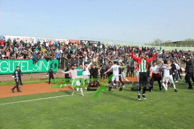 Sapancaspor'un şampiyonluk fotoğrafları