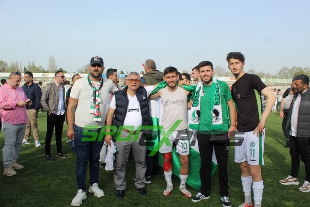 Sapancaspor'un şampiyonluk fotoğrafları