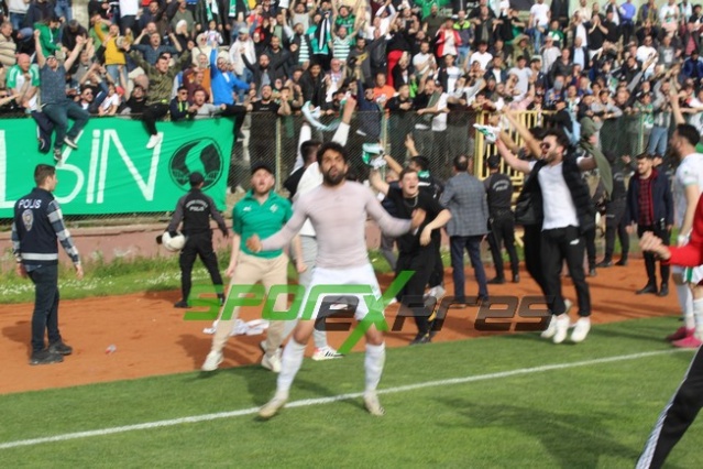 Sapancaspor'un şampiyonluk fotoğrafları