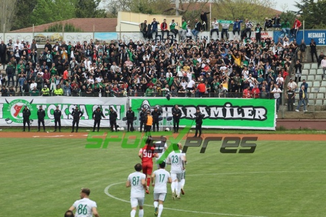 Sapancaspor'un şampiyonluk fotoğrafları