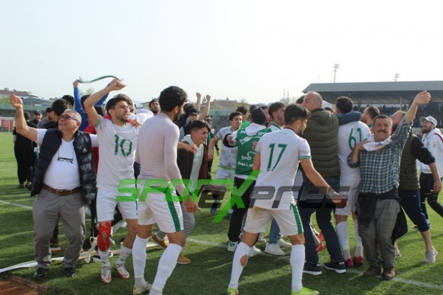 Sapancaspor'un şampiyonluk fotoğrafları