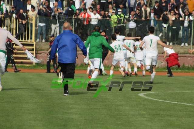 Sapancaspor'un şampiyonluk fotoğrafları