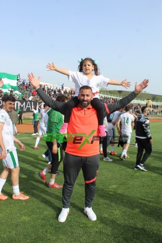 Sapancaspor'un şampiyonluk fotoğrafları