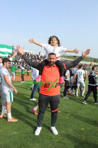 Sapancaspor'un şampiyonluk fotoğrafları